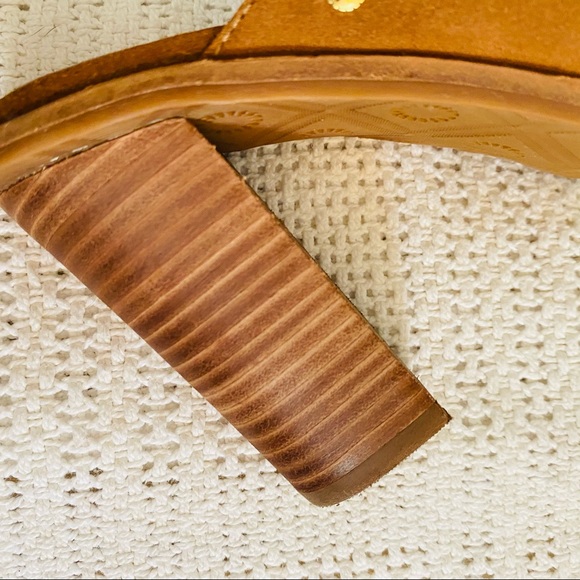 UGG tan suede women’s 8.5 stacked heel Celia mules - Picture 3 of 16